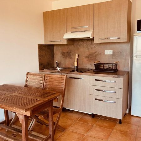 Punta Di Mare Aparthotel Linguizzetta Bagian luar foto