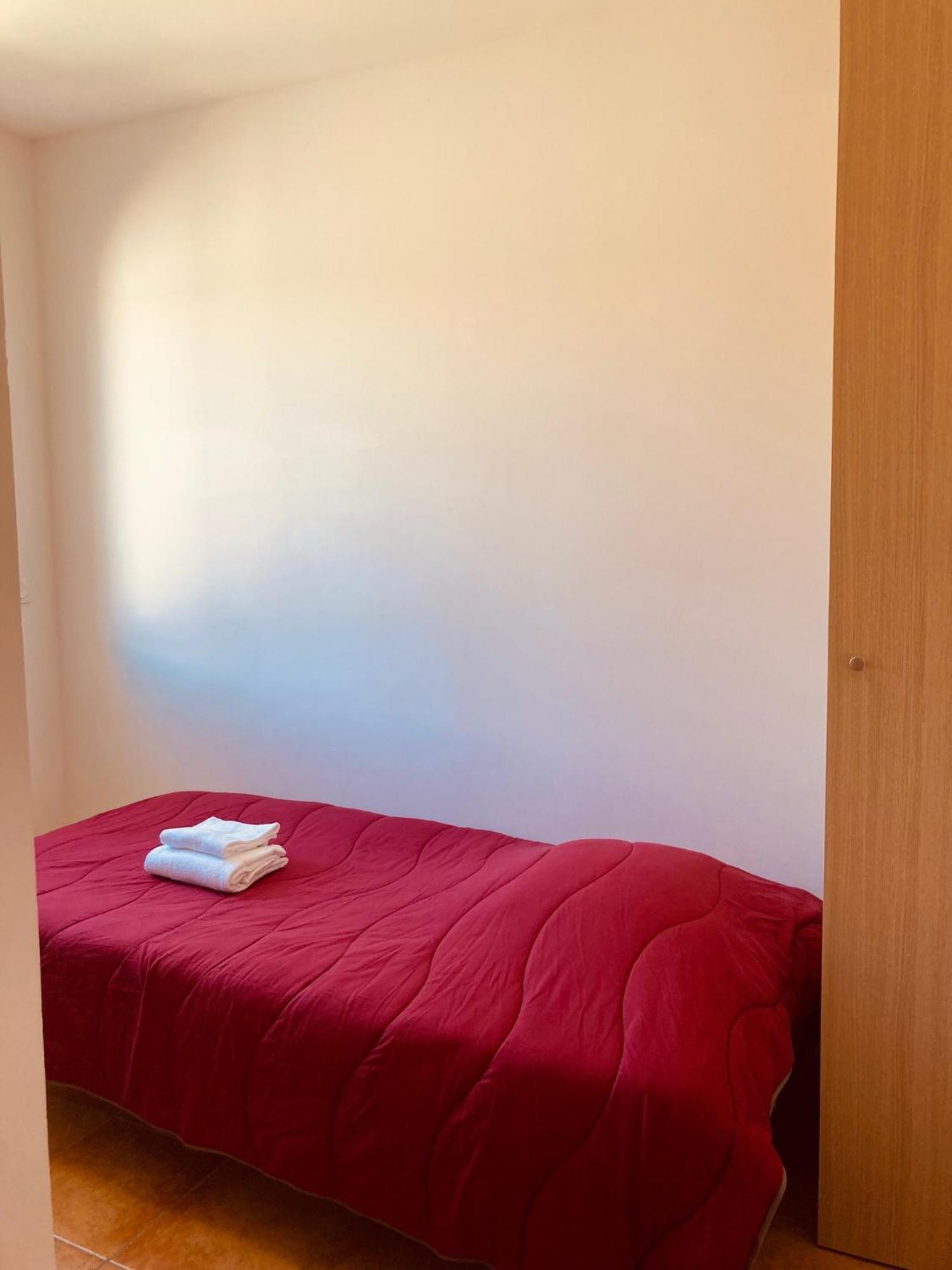 Punta Di Mare Aparthotel Linguizzetta Bagian luar foto