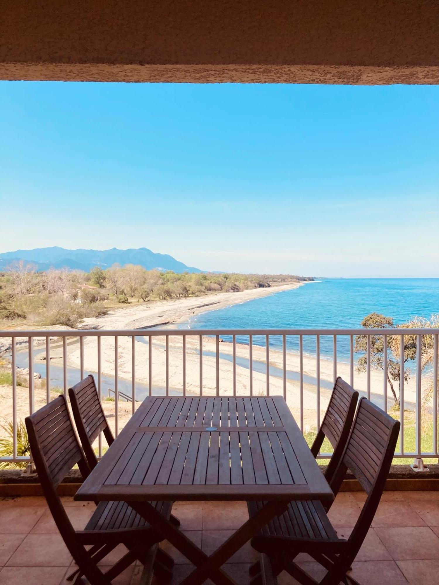 Punta Di Mare Aparthotel Linguizzetta Bagian luar foto