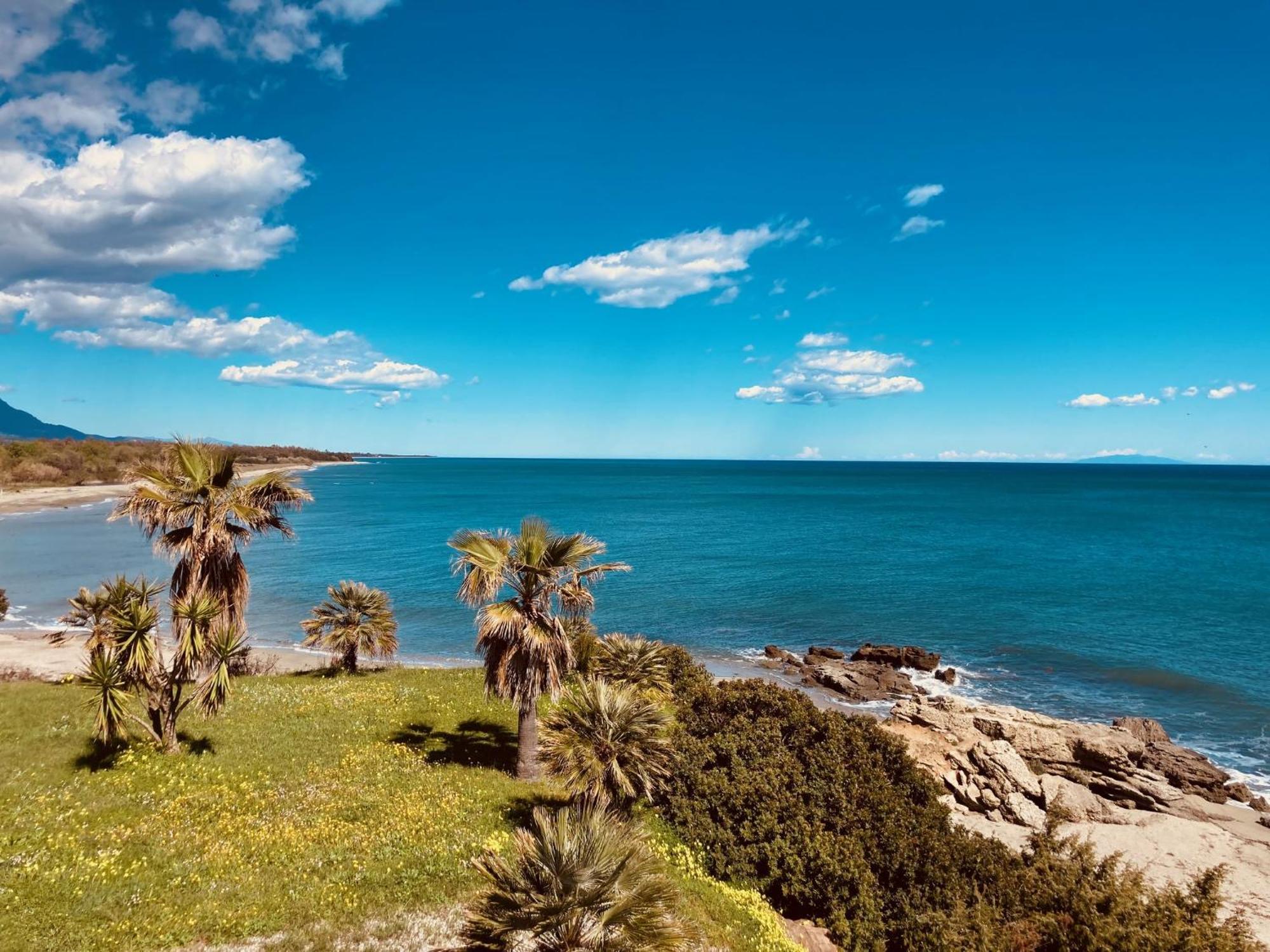 Punta Di Mare Aparthotel Linguizzetta Bagian luar foto